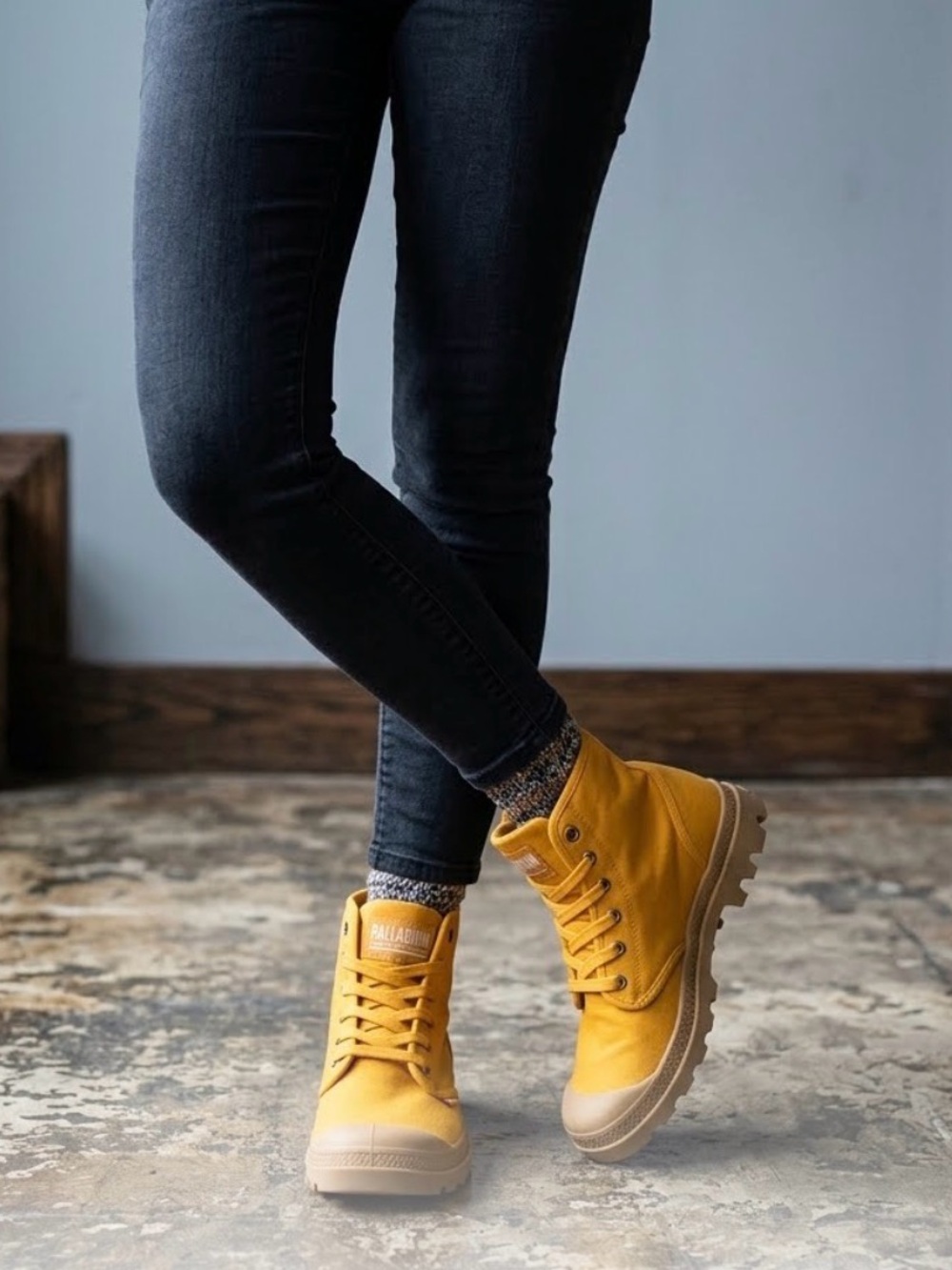 Palladium Pampa Hi V Varsity boots in the Marigold colorway NIB 10